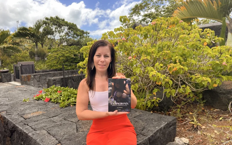 Ana Victoria Barresi presenta su primer libro "En sincronía", un viaje hacia el despertar personal