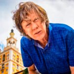 Thurston Moore, cantante de Sonic Youth: «Los Grammy parecen un desfile de moda o una pasarela de lencería»