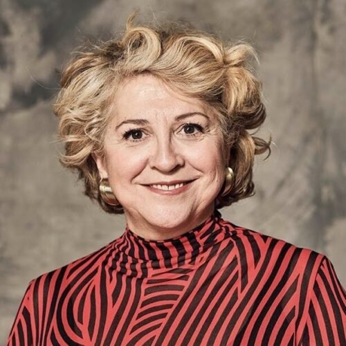 San Sebastián rinde homenaje a Marisa Paredes con el cartel de su 73ª edición y a Esther García con un Premio Donostia