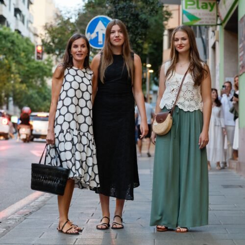 La reina Letizia vuelve al festival de cine Atlàntida Film Fest en la primera salida pública con sus hijas en Mallorca