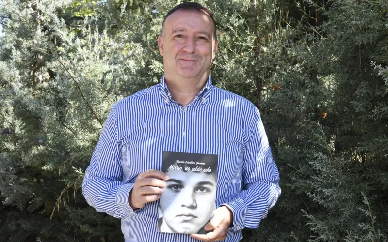 Hay libros que nacen de la imaginación y otros que surgen de una urgencia vital. Mario, no estás solo pertenece a este segundo grupo