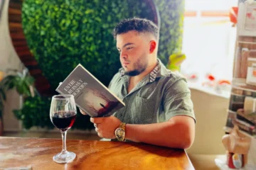 Jorbin Ramón Pineda Ramos transforma las emociones en versos que sanan