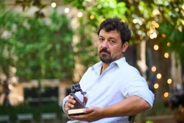 El premio Tusquets de Novela distingue a Francisco Serrano por una historia de terroristas anticapitalistas en los setenta