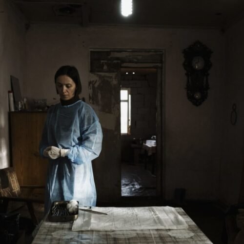 ‘April’: cine riguroso, cruel, tedioso e impactante en torno al aborto en Georgia