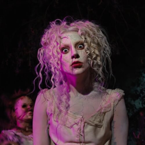Lady Gaga graba un video musical dirigido por Tim Burton en la isla de las Muñecas en Ciudad de México