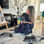 Rebeca Mejía convierte sus cicatrices en palabras para inspirar y sanar