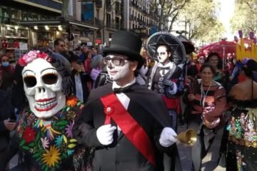 Entre brujas, calaveras y fiestas: dónde celebrar (o escapar) de Halloween en el próximo fin de semana en Barcelona