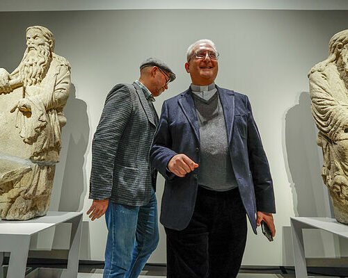 «Es la victoria del pueblo»: el regreso de los profetas a Santiago abre el camino para recuperar otras obras expoliadas por el franquismo