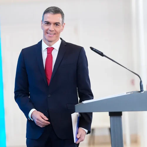 Así es ‘Monstruo’, la lista de canciones favoritas de Pedro Sánchez en 2025: indie, rock, Rosalía y cierre de recuerdo a Extremoduro