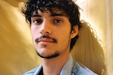 Biel Rossell, actor: “Fui niño en una crisis económica y adolescente en una pandemia. Crecí con la certeza de que no hay futuro”