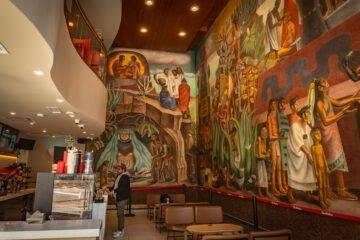 La cafetería “más bonita del mundo” seduce a Ciudad de México con murales, deidades y donas