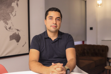 David Escobar Haro irrumpe en la narrativa romántica con una historia que nace del desastre y se convierte en memoria emocional