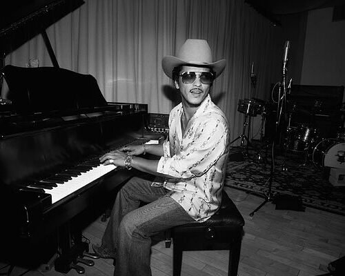 Bruno Mars anuncia The Romantic, su primer disco en solitario en 10 años y una gira mundial que recalará en Madrid