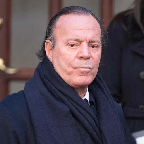 Julio Iglesias pide el archivo de la investigación abierta contra él por abusos sexuales por «ausencia de jurisdicción de los tribunales españoles»