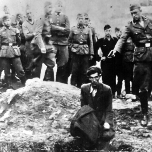 La inteligencia artificial permite identificar a un asesino nazi en una de las fotos más atroces del Holocausto
