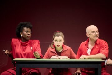 ‘Com vaig aprendre a conduir’: Secretos de familia y lecciones de conducción