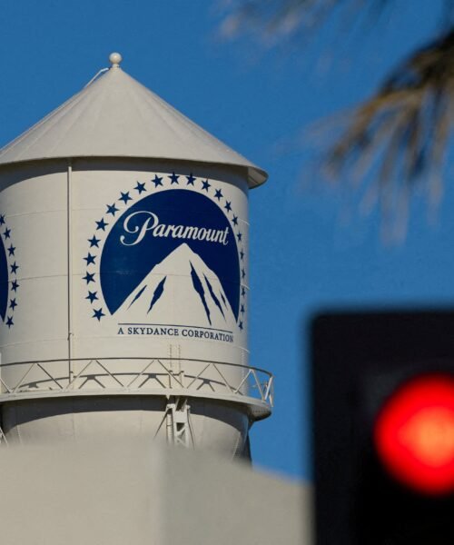 Warner Bros rechaza la nueva oferta de  Paramount pero le da una semana para negociar un acuerdo más favorable