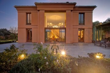 Las tres casas de la semana: refugio artístico en el paisaje rondeño por 2,4 millones