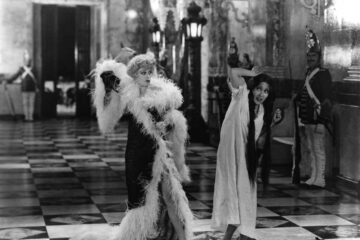 Gloria Swanson en ‘La reina Kelly’: “El caviar que comíamos en escena era  de verdad. El problema era que lo pagaba yo”