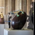 Gaudí en chocolate: una exposición de 10 huevos de pascua inspirados en el Park Güell