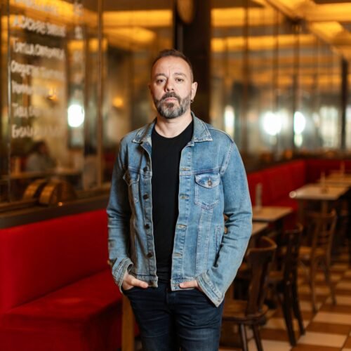 Antonio Maestre, periodista: “En mi pandilla éramos como una escuadrilla de camisas negras”