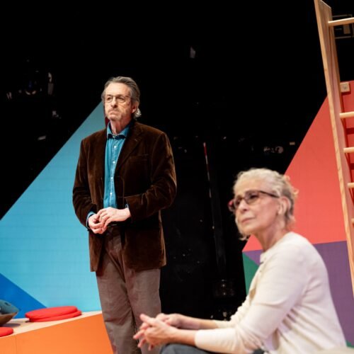 Montse Guallar y Ramon Madaula, abuelos de excepción en una comedia que reflexiona sobre los modelos educativos