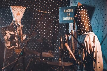 Identidad oculta, trajes de lunares y rock inclasificable: el extraño grupo que está en boca de todos