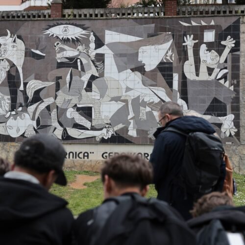 La polémica por la petición de traslado del ‘Guernica’ al País Vasco desata una bronca política nacional