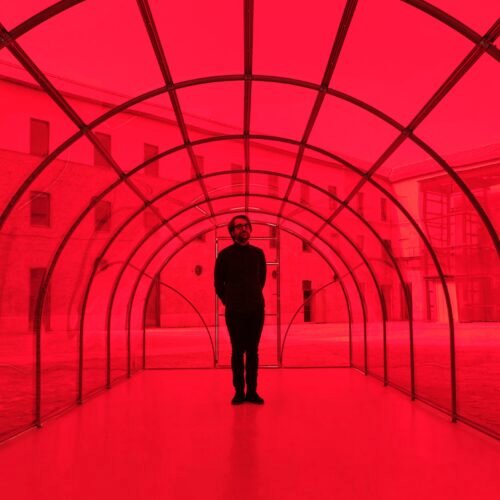 “En los Híper Asia disfruto al descubrir objetos que de tan vistos ya no los vemos”: así es la exposición que homenajea los bazares chinos