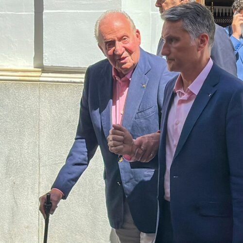 El rey emérito regresa a España para acudir a la corrida de toros inaugural de la temporada de Sevilla con Morante