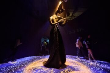 Sombras, esculturas y un laberinto onírico: Leonora Carrington vuelve a Ciudad de México en una exposición sensorial