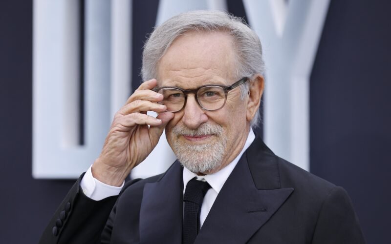 Steven Spielberg, el cineasta que retrató a los extraterrestres en la imaginación del planeta Tierra, regresa a su gran obsesión