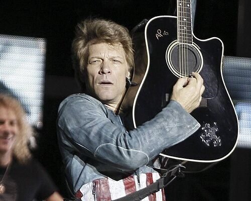 Jon Bon Jovi suspende un concierto en Nueva York por un problema con la voz