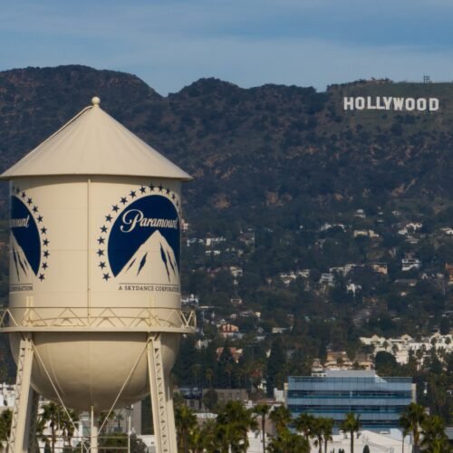 Paramount decide pausar su fusión con Warner durante un máximo de un año
