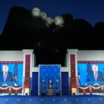 Trump conmemora el 250 aniversario de Estados Unidos en el monte Rushmore, donde aspira a ver su rostro