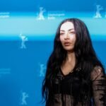 Charli XCX publica su disco más introspectivo: “Brat’ era la fiesta, y ‘Music, Fashion, Film’ es la resaca”