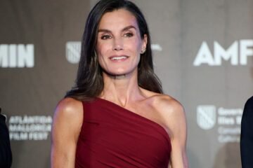 La reina Letizia da comienzo al verano en Palma con su tradicional aparición en el Atlàntida Mallorca Film Fest