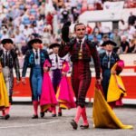 Ni toreo ni bravura en una tarde de injustificada exaltación torista en Bilbao