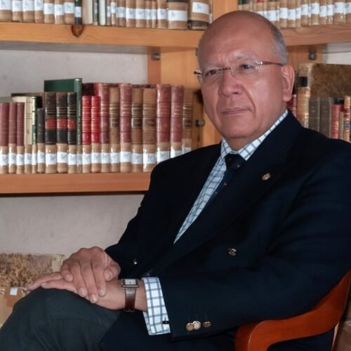 Muere a los 72 años el poeta y académico de la lengua Vicente Quirarte