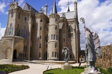 La casa del dragón y un palacio de cuento: León también celebra el Año Gaudí