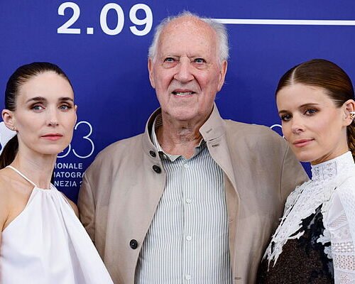 Buking Fastard: Un asombroso y asombrado Werner Herzog da a luz gemelas de la mano de unas perfectas Kate y Rooney Mara (***)