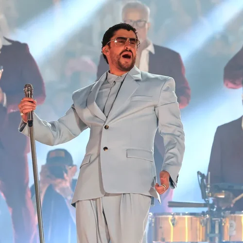 Bad Bunny gana su primer Emmy por su espectáculo de la Super Bowl