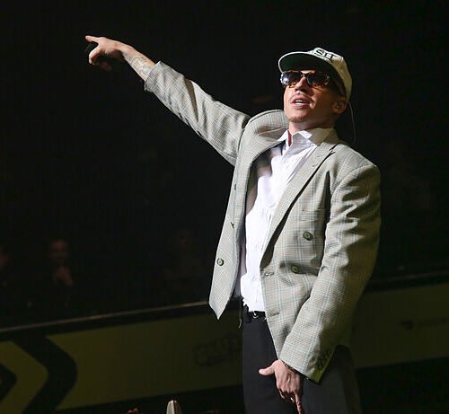 Macklemore dona un millón de dólares de su gira con Ed Sheeran para apoyar a Palestina