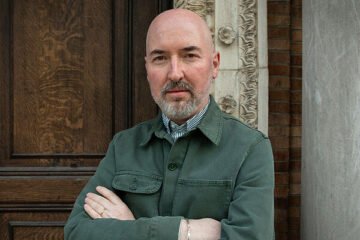 Douglas Stuart: «Tengo 50 años y en la primera mitad de mi vida habité un mundo oscuro para los gais»