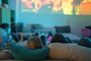 El miniproyector por menos de 60 euros que convierte cualquier pared en un cine