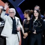 Mike Leigh se alza con la Concha de Oro en San Sebastián con ‘Tender Loving Care’