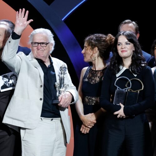 Mike Leigh se alza con la Concha de Oro en San Sebastián con ‘Tender Loving Care’
