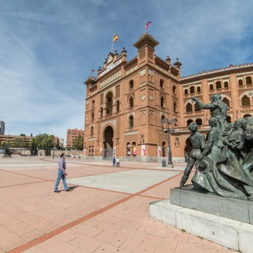 Verano en Las Ventas, carteles de saldo, el bluf de la temporada…