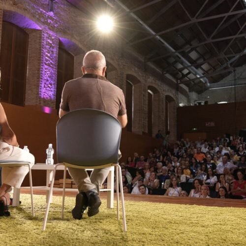 ‘Escrivivir’, el congreso que conecta a aficionados con autores, editores y agentes y del que han surgido 30 libros