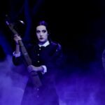 La familia Addams, nueve décadas de amor macabro: “No existe una única manera de ser normal”